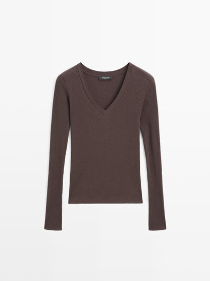 Ribbed V-neck T-shirt with long sleeves