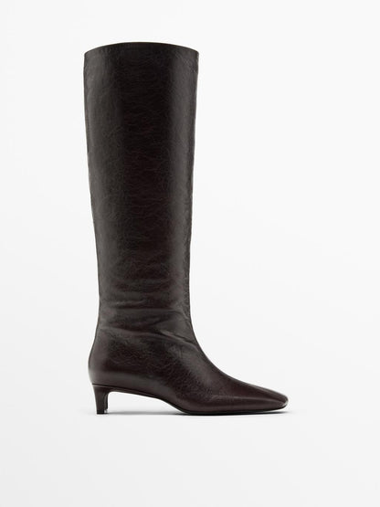Leather boots with square vamp
