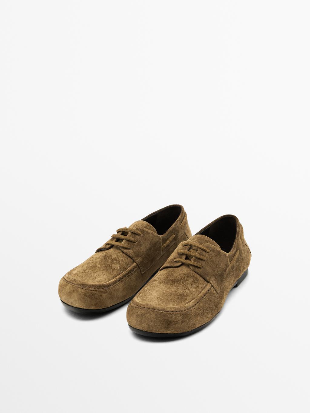 Leather deck shoes