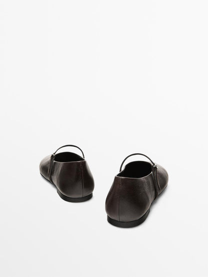 Soft ballet flats with buckle