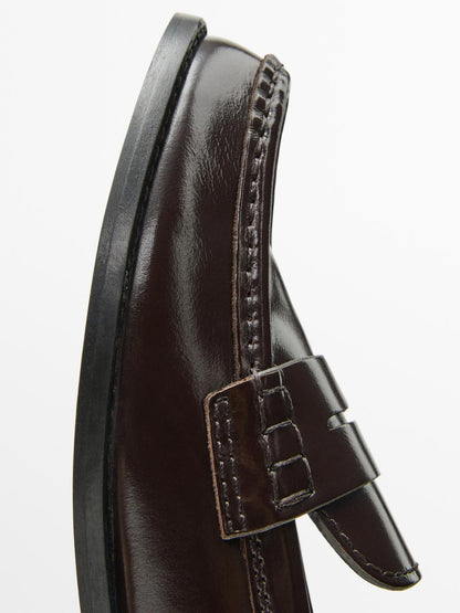 Leather loafers with glossy finish