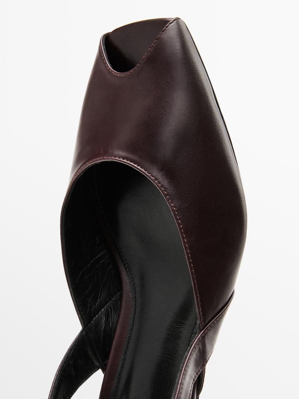 High-heel sandals with open toe