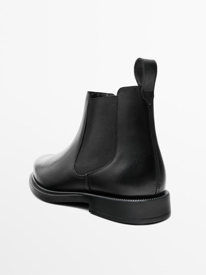 Nappa ankle boots with elastic gores