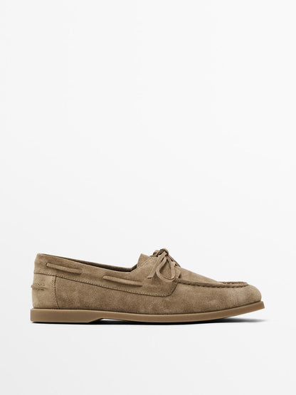 Split suede deck shoes with moc toe