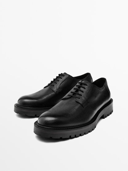 Leather track sole shoes